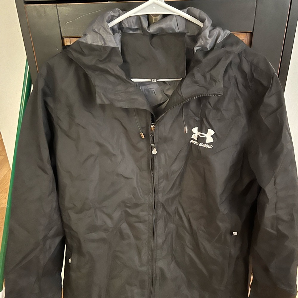 Under Armor women’s rain jacket 2XL